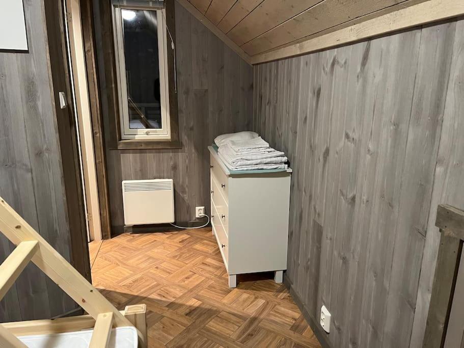 Leilighet I Rorbu Pa Kaldfarnes - Yttersia Senja Kültér fotó